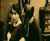 Masturbating and Persuasion to Suck (1920s Vintage) from xxx 1920