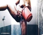 Deshi hot bhabhi Indian housewife bathroom fock video from indian village housewife bathroom sex pg my