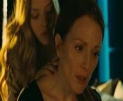 Amanda Seyfried and Julianne Moore in one room, in one bed from bed room movies sex scandalhonerotrica hollywood porn