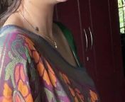 sexy Indian Aunty Sexy Green Saree from indian aunty saree mai nipple leak