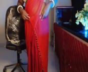 Hot Sexy Solo Girl Sexy Mood Boobs Show in Saari and Bra from indian girl sexy wet mood alone