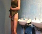 Crossdress in club toilets from kinner toples