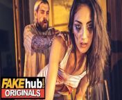 Fakehub Originals - Fake Horror Movie goes wrong when real killer enters star actress dressing room from kanti shah horror movie adult sceneakh sex vedio