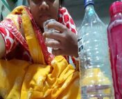 Bhabi ne pura desi ka bottle khali kor diya || Bhabhi ne pre desi bottle khali koradia || Body Ekta Bengaler Empty the bottle blank from www xxx hot kor