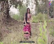 village bhabi ko garam kiya from hindishort film boss ko boob dikhaya in