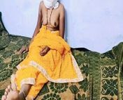 Desi Indian village couple have sex at midnight in yellow sari from kannada actres manjula sharma sary bl