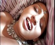 horny lustful girl needs the confirmation of two big penises from भारतीय त्रिगुट लिंग क्लिप