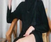 قرنية الجمال يريد ممارسة الجنس | Lewd Teen in hijab Smoking and Shaking her pussy from burha