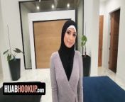 Hijab Girl Nina Grew Up Watching American Teen Movies And Is Obsessed With Becoming Prom Queen from american film